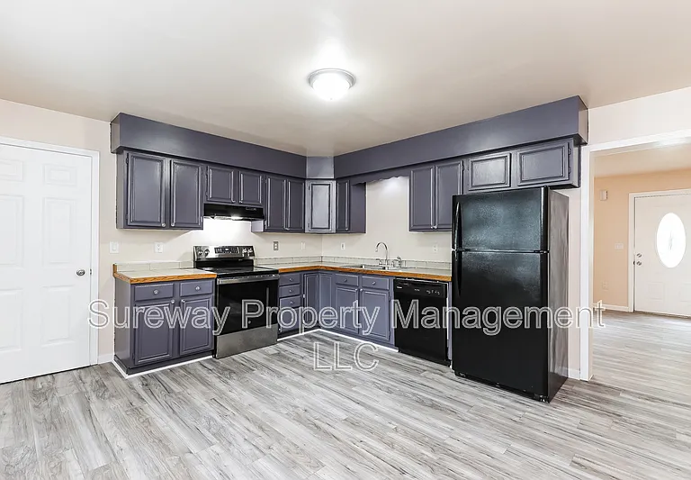 50 Dahlia St — Photo 5