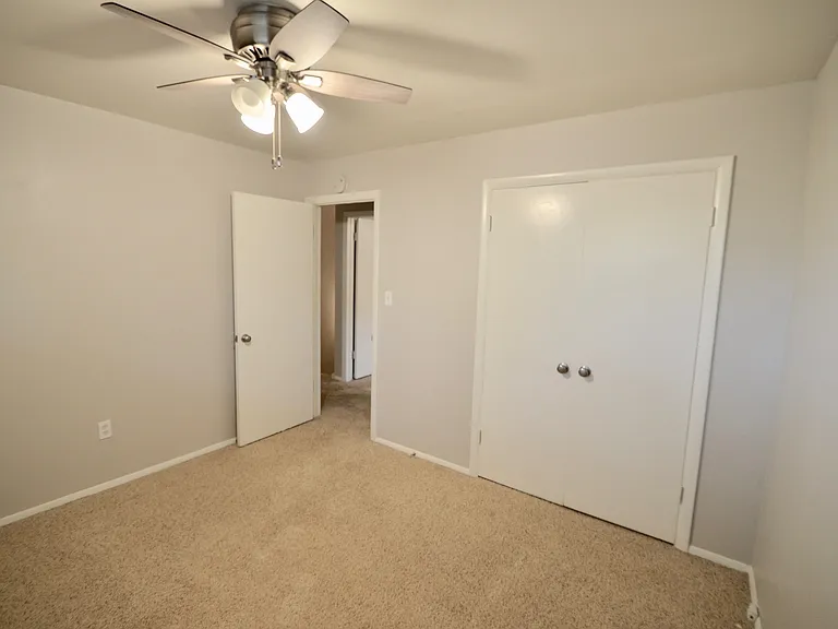 5705 S Pearl St — Photo 15