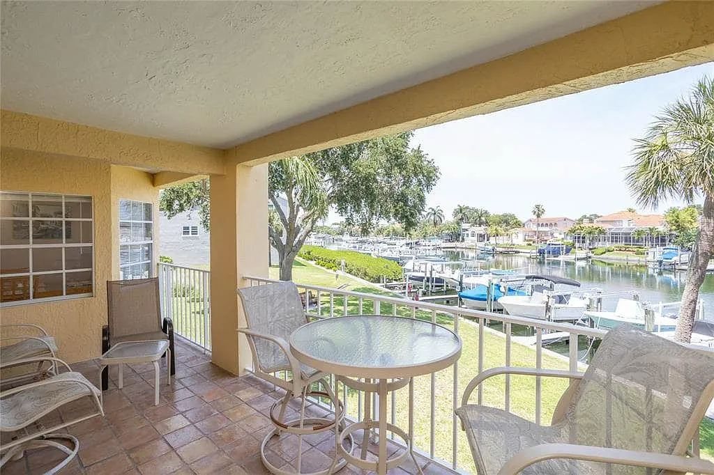 1125 Pinellas Bayway S — Photo 1