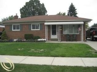 8375 Helen St, Center Line, MI 48015