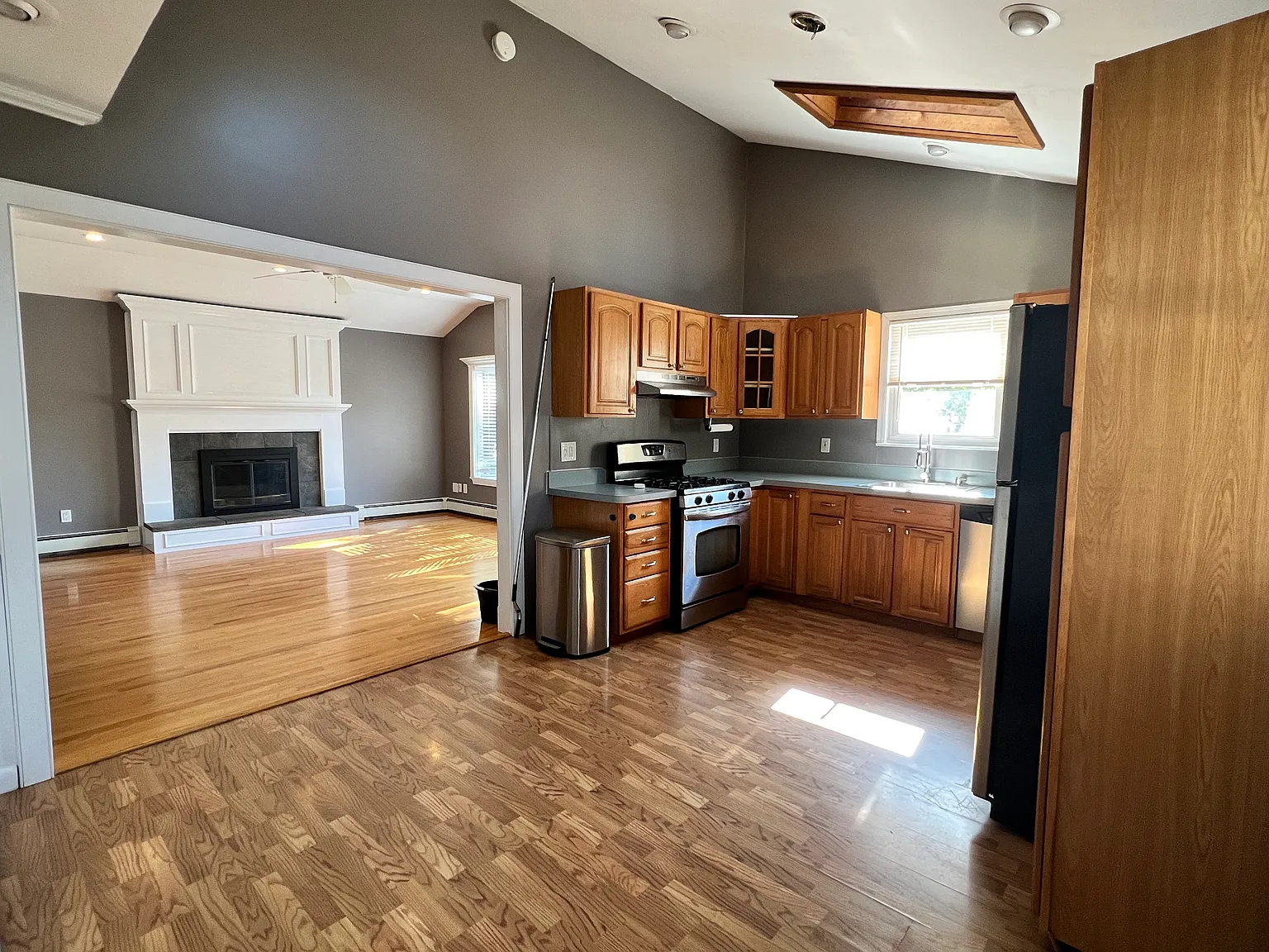 3 bed, 1000 sqft, $3,400 — Photo 3