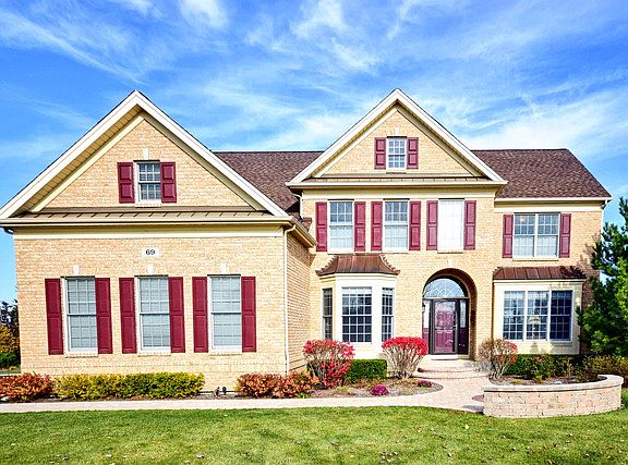 3rd image of 69 Glen Eagles Ct