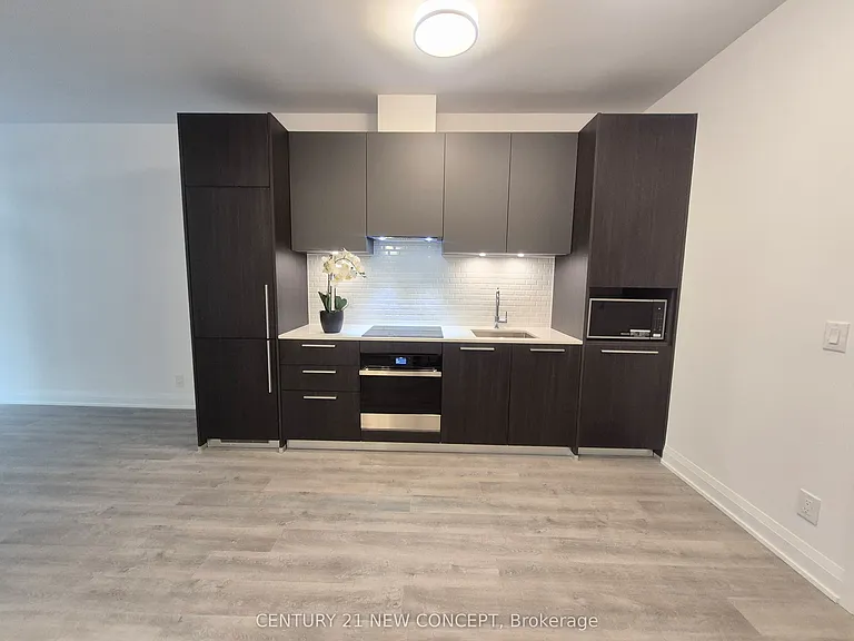 65 Broadway Ave S #209 — Photo 3