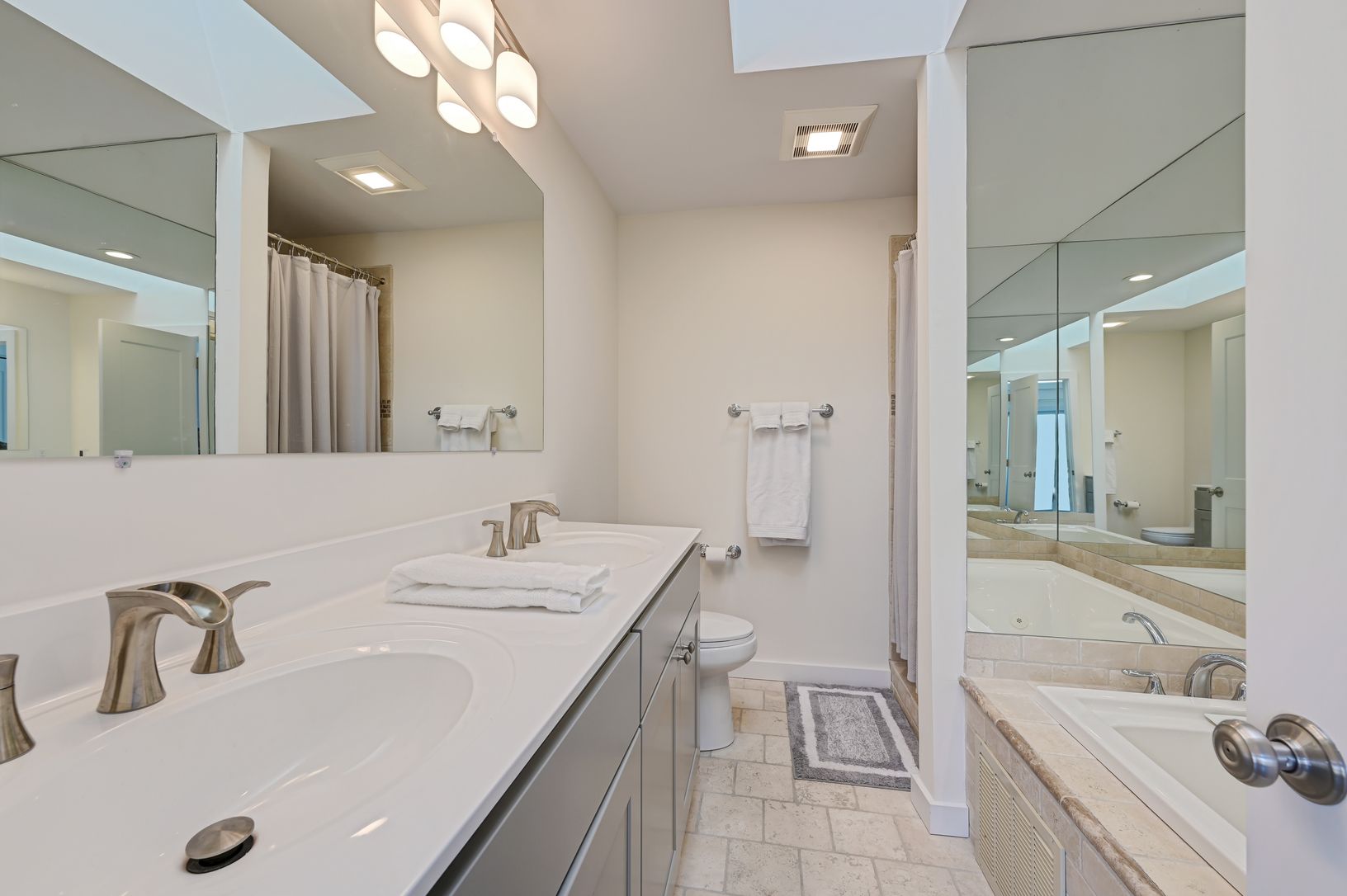  Primary ensuite bathroom