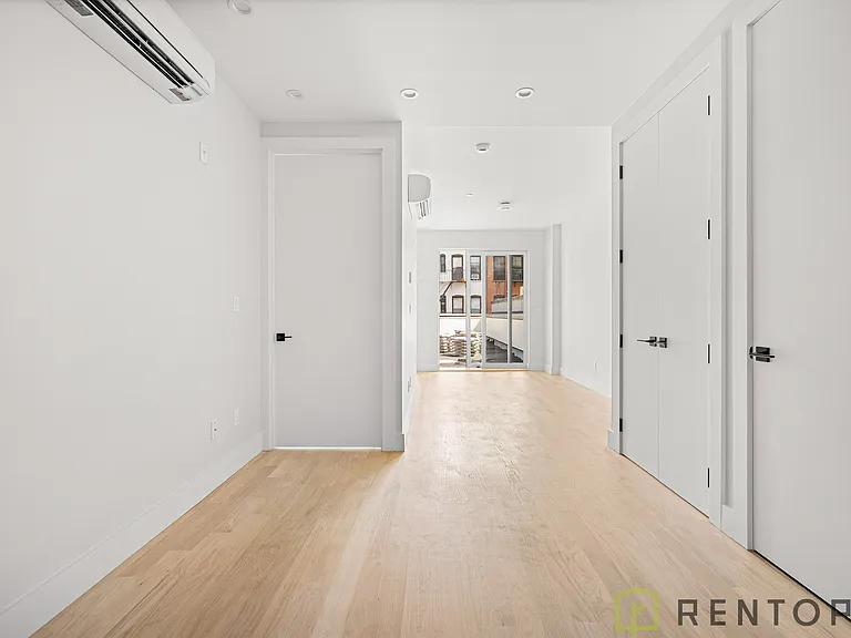 22 Frost St #203 — Photo 4