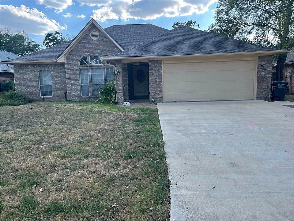 2806 Arroyo Ct N