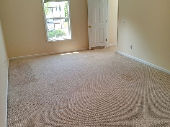 5th image of 297 Wiltshire Dr