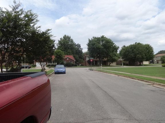 4th image of 10300 Essex Dr SW