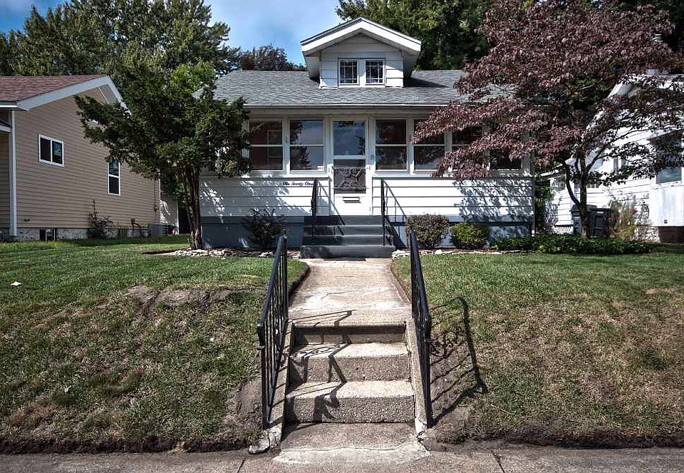 1st image of 621 S 31st St