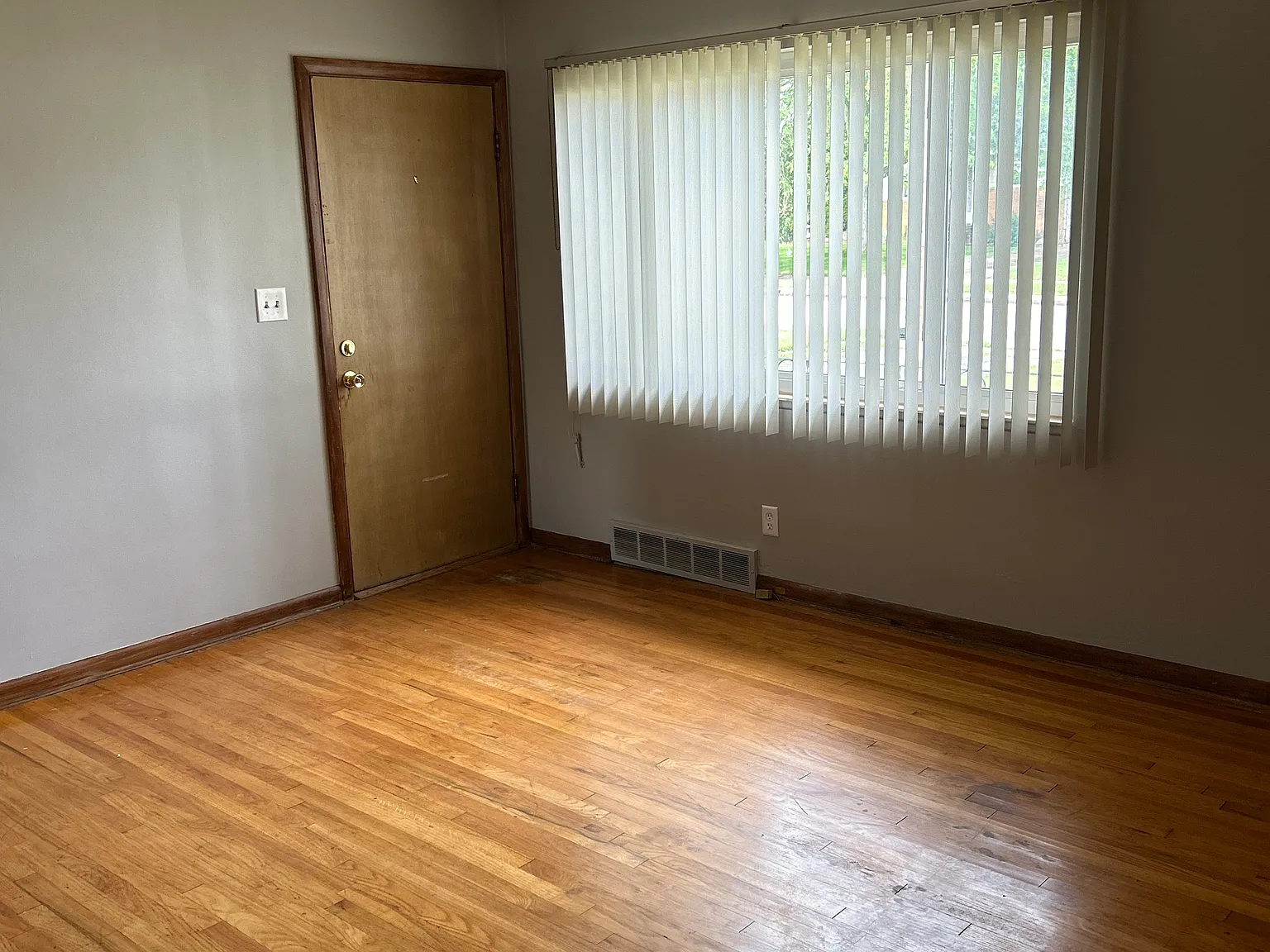 2 bed, 900 sqft, $975 — Photo 3