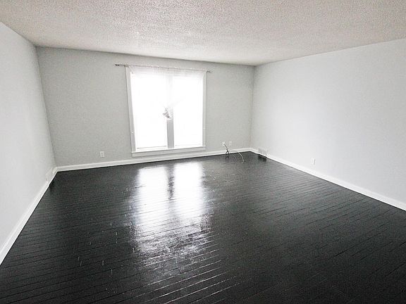 3rd image of 115 1/2 Hurd Ave