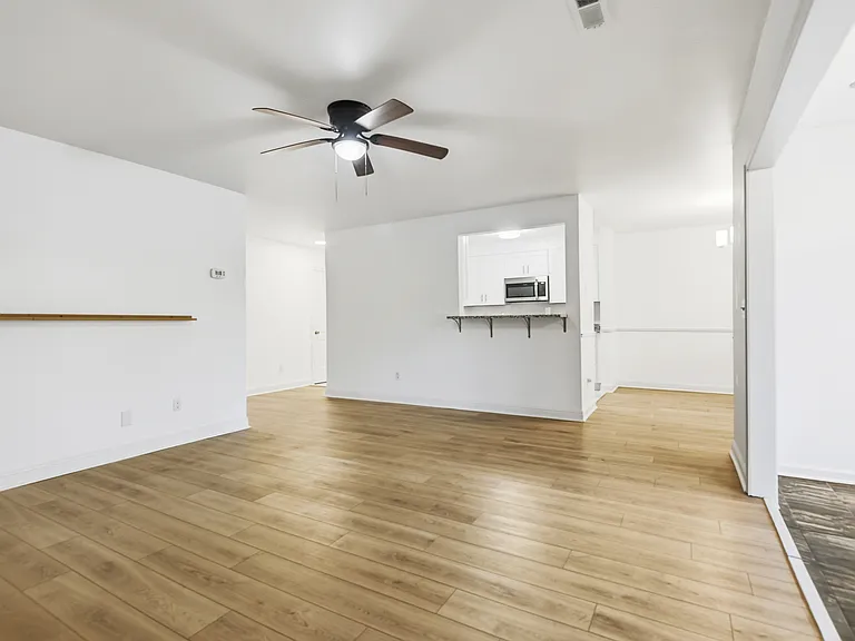 1174 Village Creek Ln #1APT-2 — Photo 8