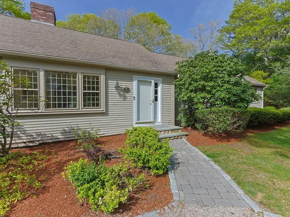 154 Cotuit Bay Drive, Cotuit, MA 02635