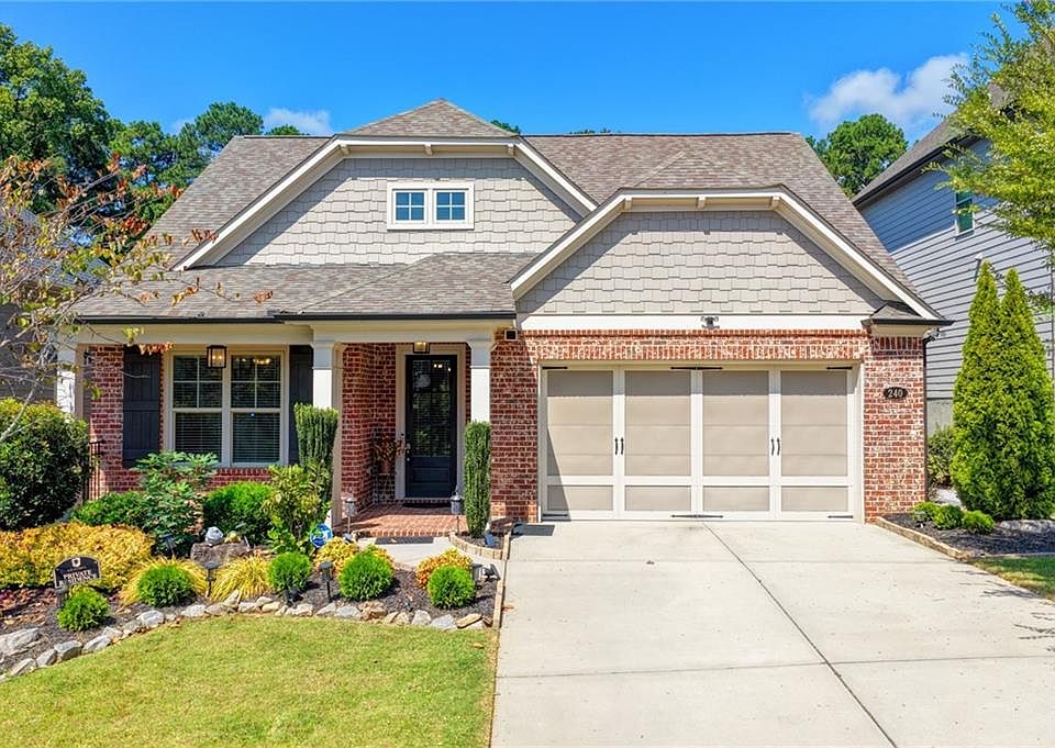 1st image of 240 Wildcat Ridge Dr