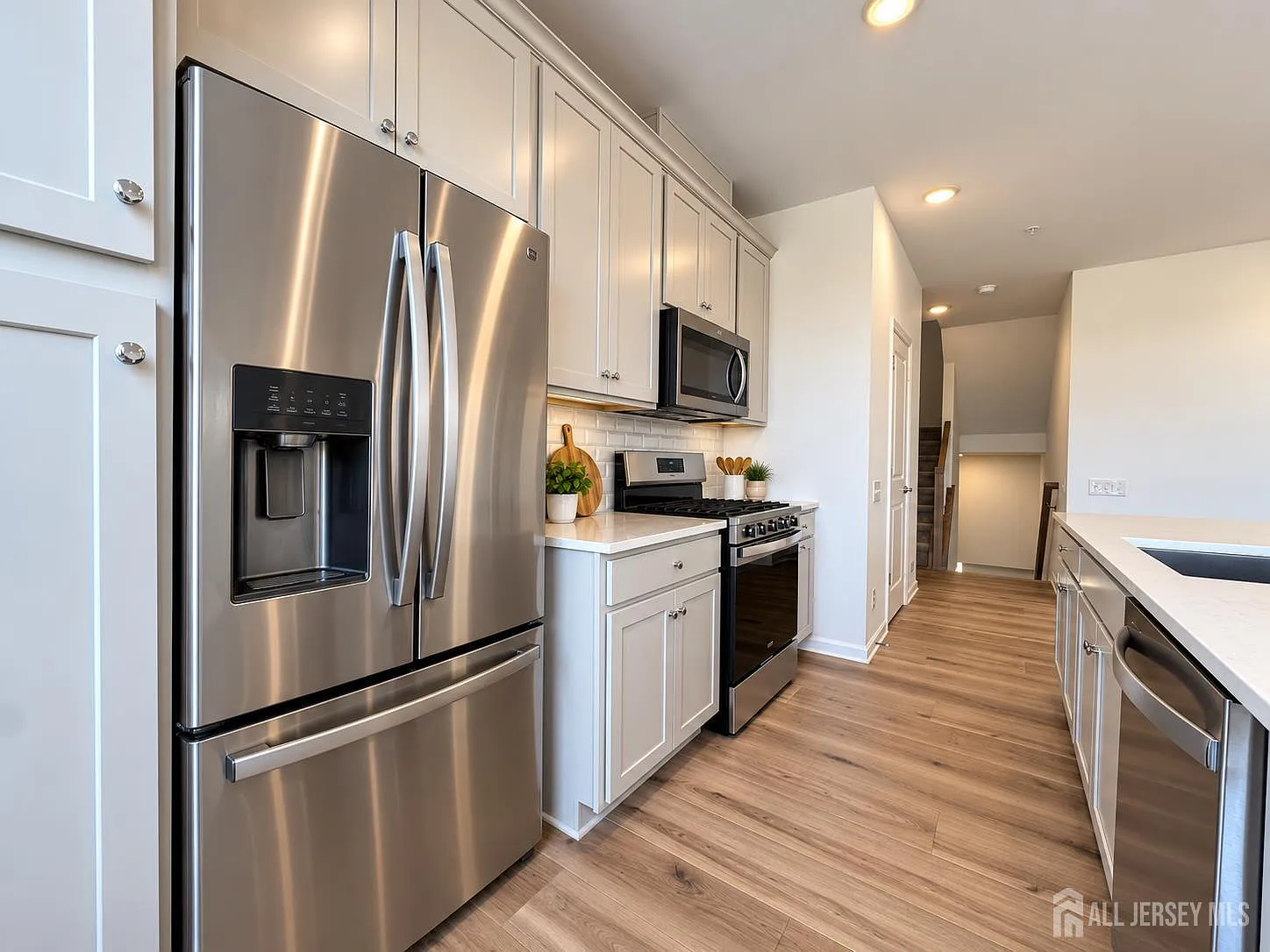 3 bed, 2.5 bath, 1654 sqft, $4,500 — Photo 4