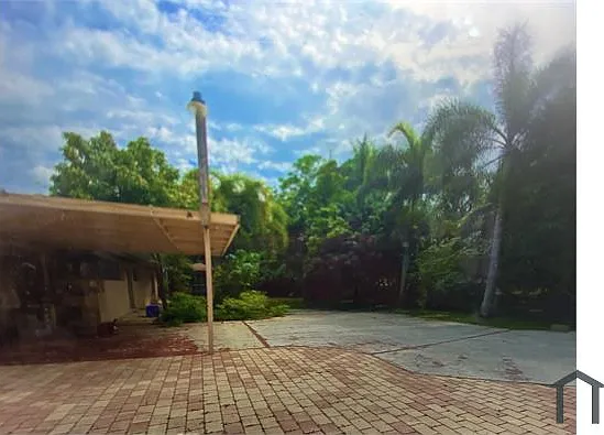 8698 Banyan Blvd — Photo 19