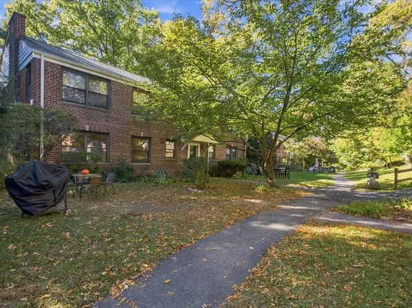21 Rockledge Rd APT 1A, Hartsdale, NY 10530