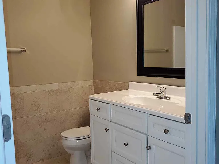 907 W Gay St #A — Photo 13