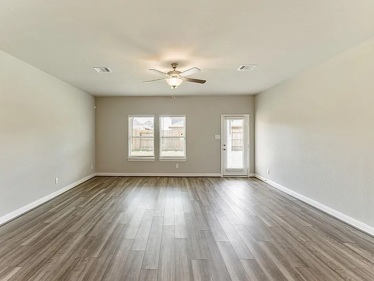 4322 Pale Fox Ln — Photo 13