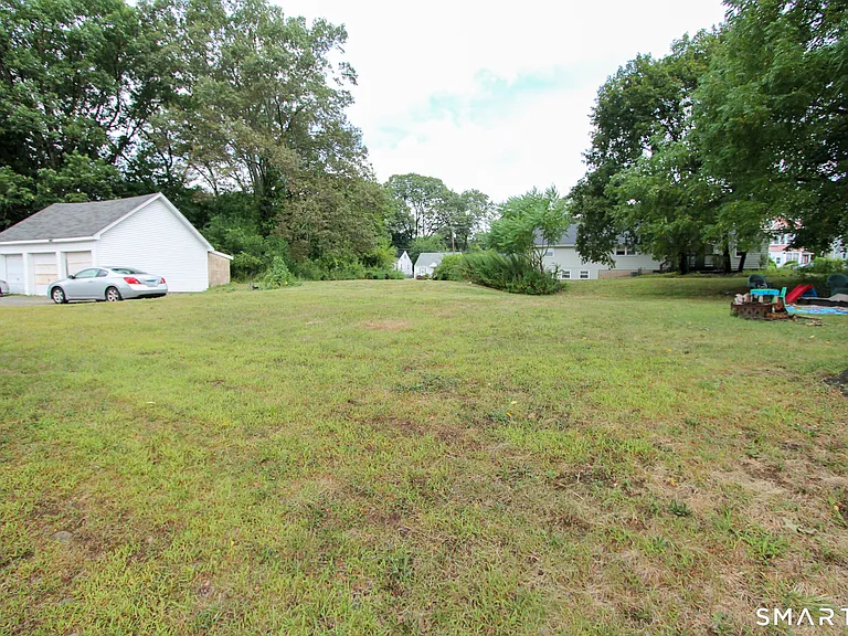 17 Pinehurst Ave #2 — Photo 23