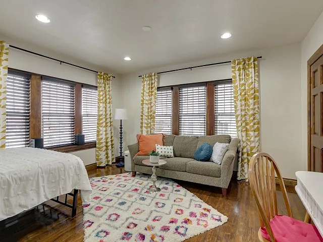 Claremont Apartments — Photo 31