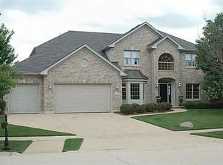 2110 Gardner Cir W, Aurora, IL 60503