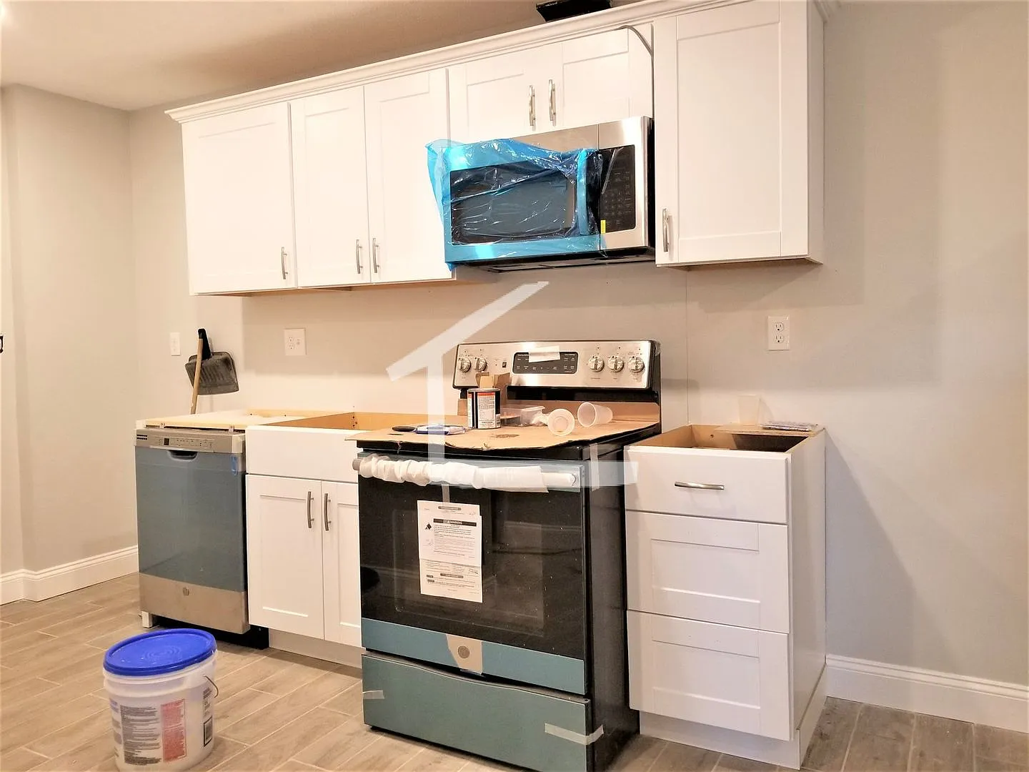 Nice 2 bed in Lower Allston — Photo 3