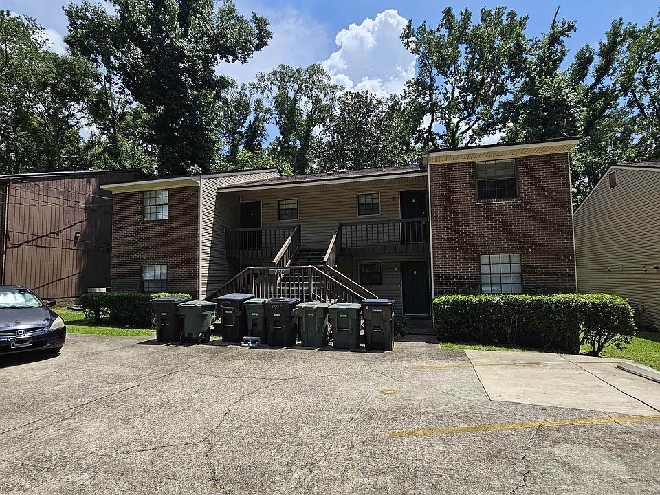 1st image of 2927 Woodrich Dr