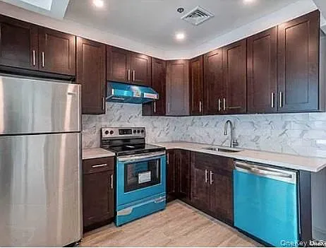 2 bed, 1.0 bath, 1000 sqft, $3,000 — Photo 3