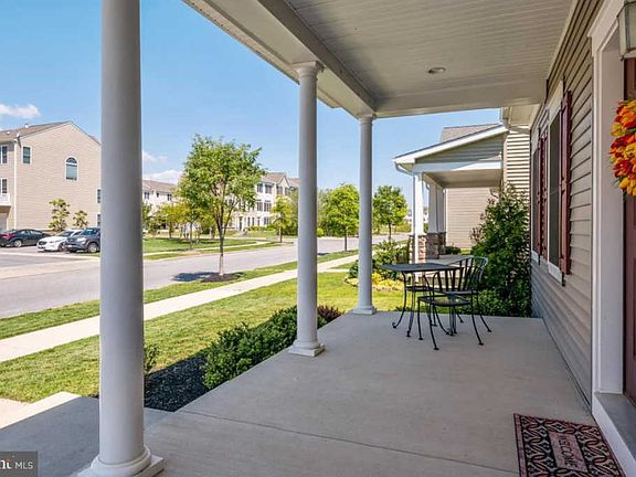 4th image of 219 Parker Dr