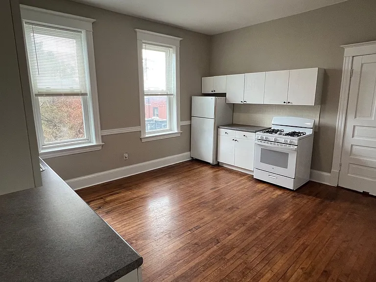 3100 N Western Ave — Photo 4