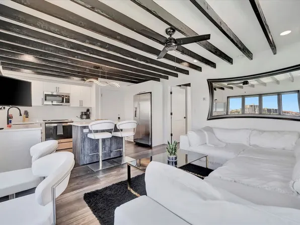 483 E Shore Dr, Clearwater Beach, FL