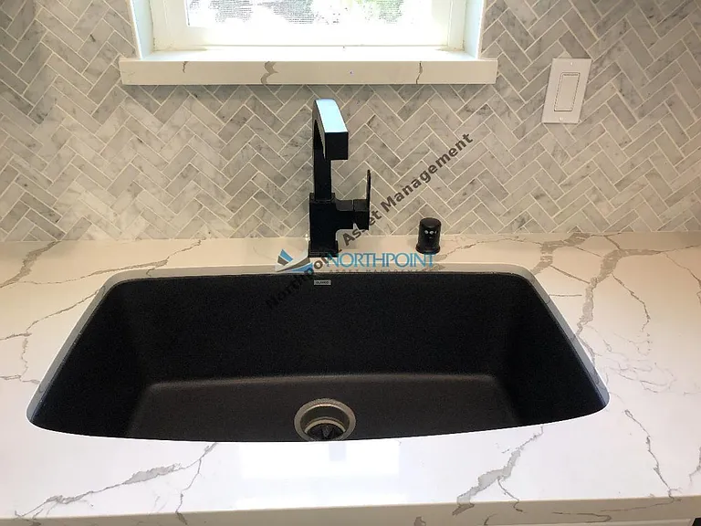 5013 Wuthering Ave — Photo 10