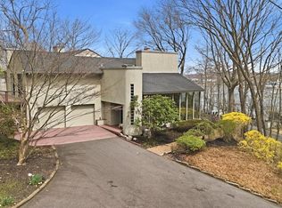 40 Idle Day Drive, Centerport, NY 11721