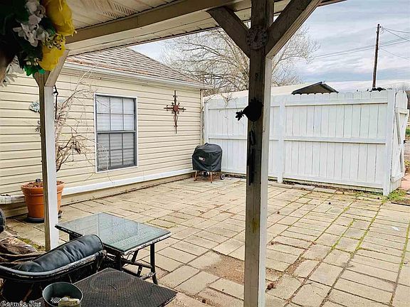 3rd image of 228 Lake Hamilton Dr
