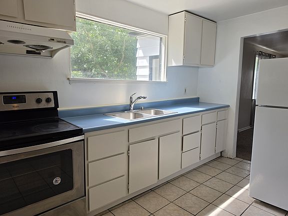 2nd image of 4894 Beacon Ave S