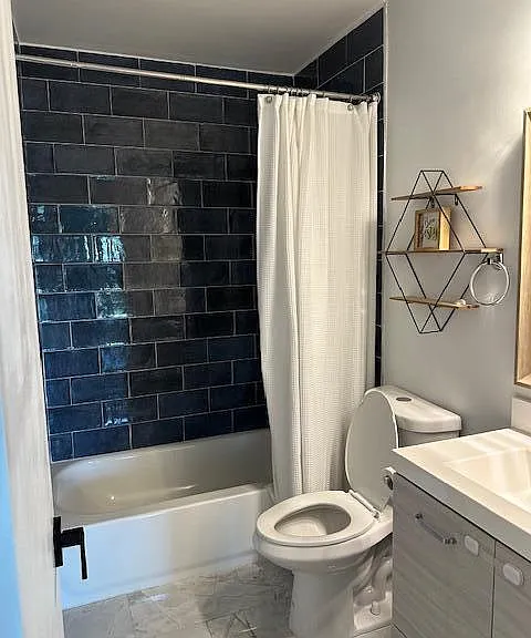 2220 NE 68th St #1023 — Photo 43