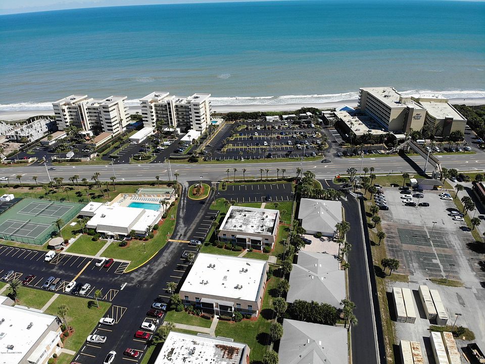 Home For Sale In PALM COLONY CLUB