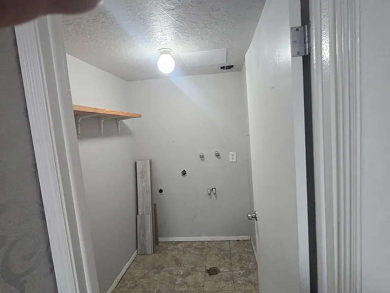 649 E Swenson Ave #2 — Photo 15