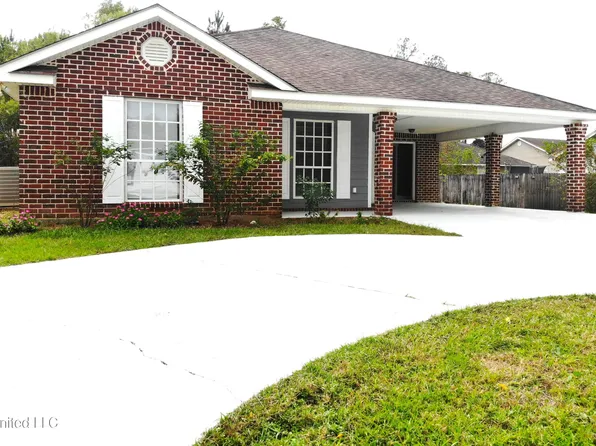 227 Dogwood St, Waveland, MS 39576