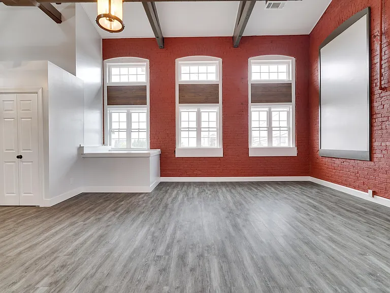 633 McKinley St #201 — Photo 14