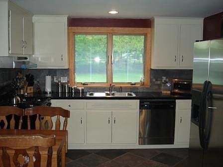 2nd image of 400 Manor Dr