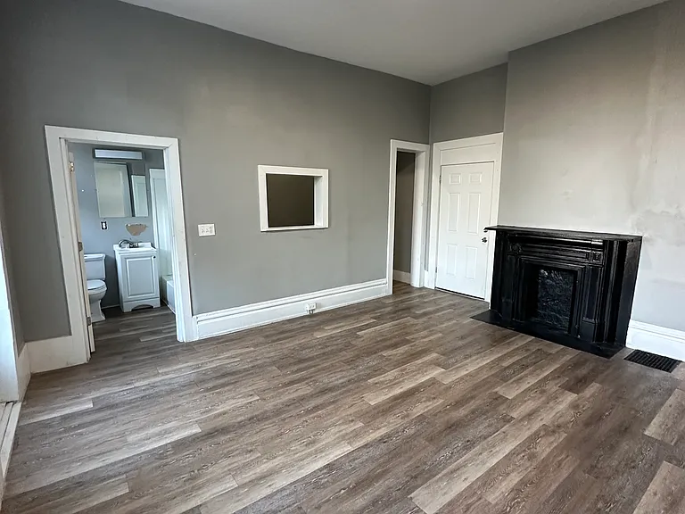 932 Summit Ave #5 — Photo 7