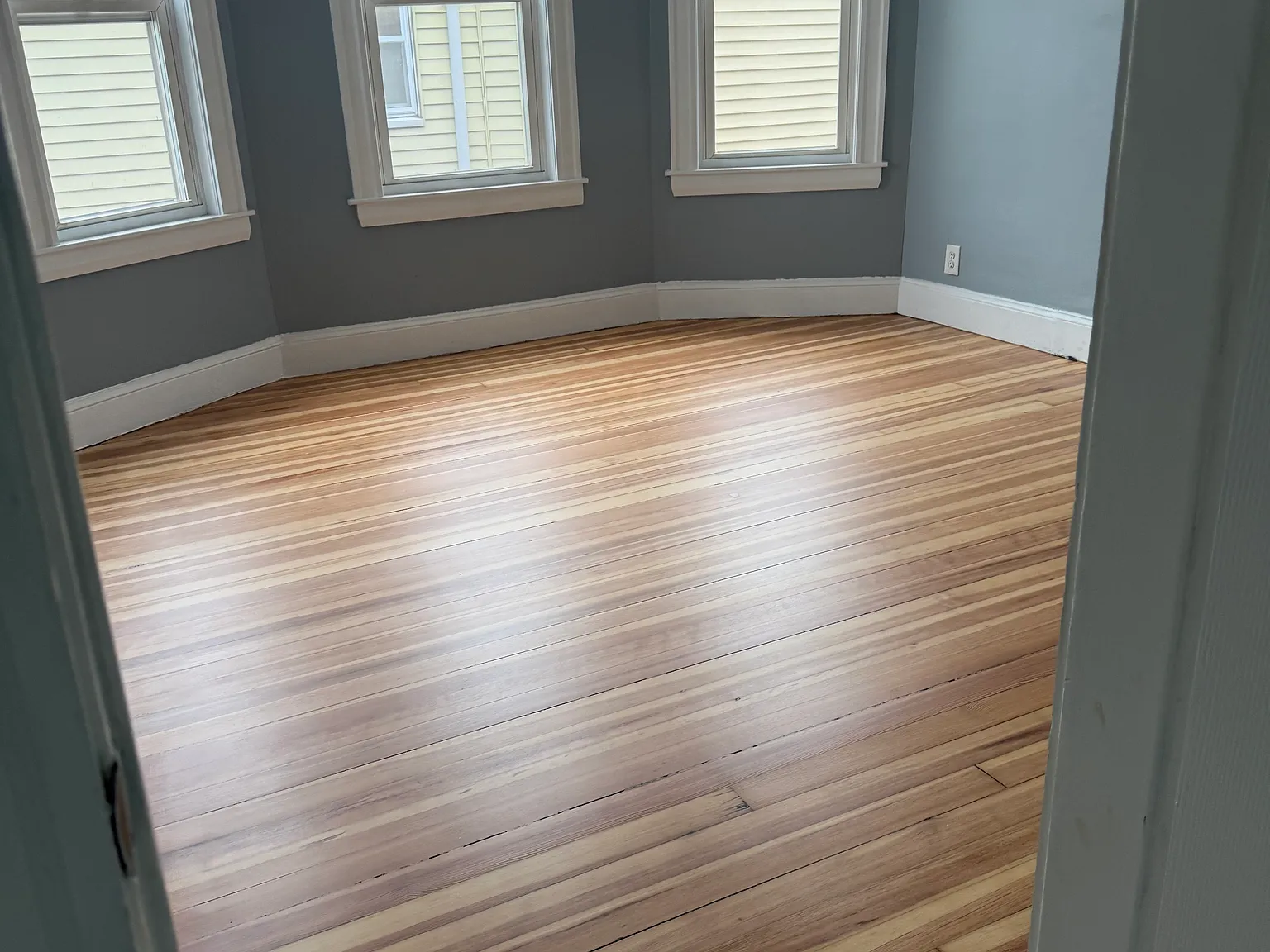 3 bed, 1281 sqft, $3,500 — Photo 2