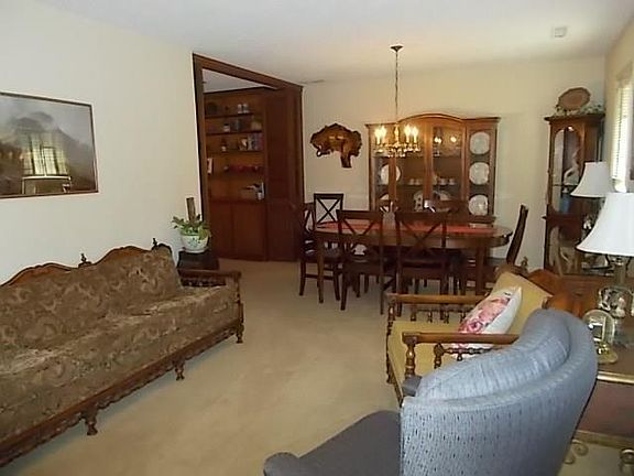3rd image of 128 Plantation Dr