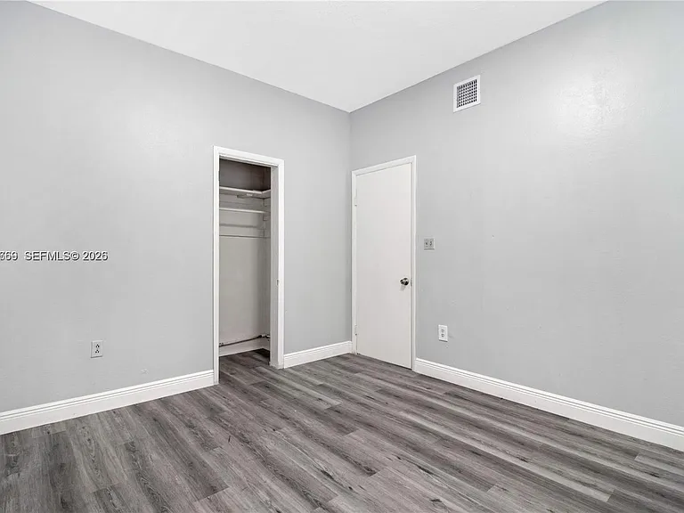 327 SW 20th St #2 — Photo 9