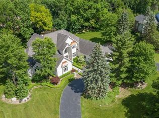 1970 Oak Pointe Dr, Rochester Hills, MI 48306