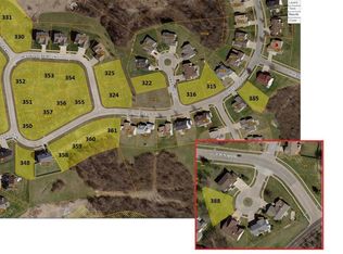 10 Crestwood Bend Ct, Florissant, MO 63033