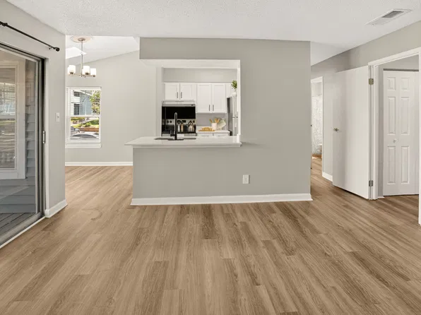 Springhouse Apartments