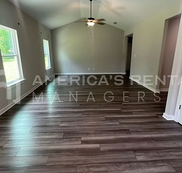 306 Kennesaw Ave — Photo 8